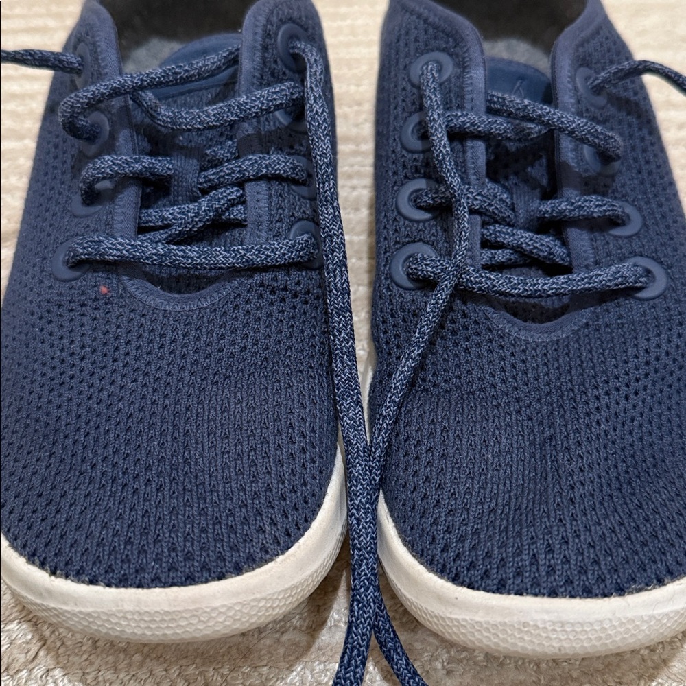 All Birds Women’s Sneakers - Picture 4 of 6